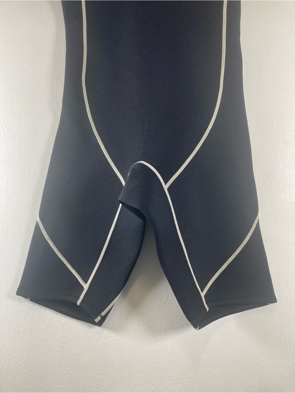 Sorrento Wetsuit Wet Suit Size ML Shorty Surfing Waterproof Beach Black - Picture 4 of 16